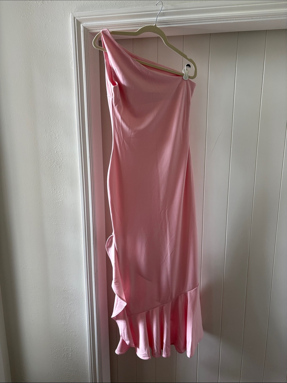 One-Shoulder Pink Ruffle Hem Evening Dress